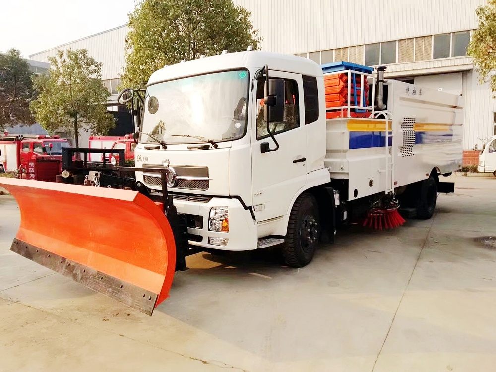 東風(fēng)天錦洗掃車帶清雪鏟