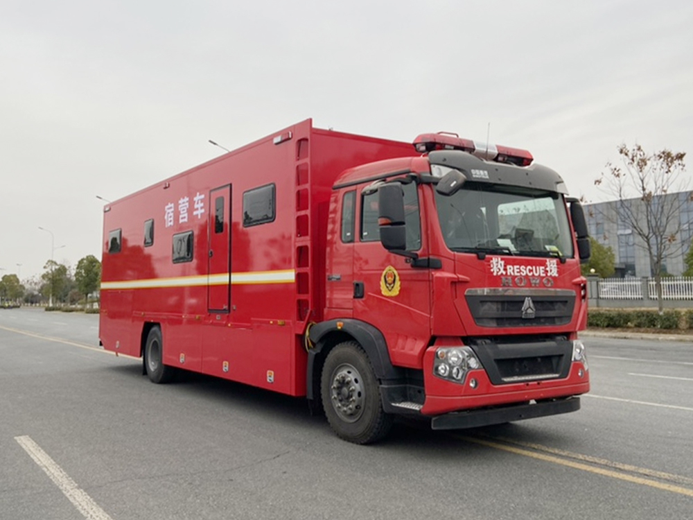 重汽豪沃宿營(yíng)車(chē)