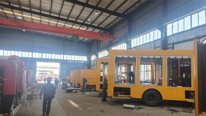 救險車消防車生產車間實圖